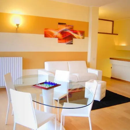 Pamela - Fantastic 5 Bedroom With Lake View *
