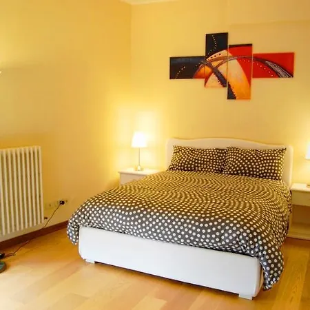 Pamela - Fantastic 5 Bedroom With Lake View Holiday home *