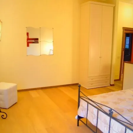Holiday home Pamela - Fantastic 5 Bedroom With Lake View Lecco
