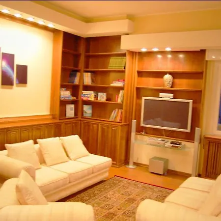 Pamela - Fantastic 5 Bedroom With Lake View Holiday home
