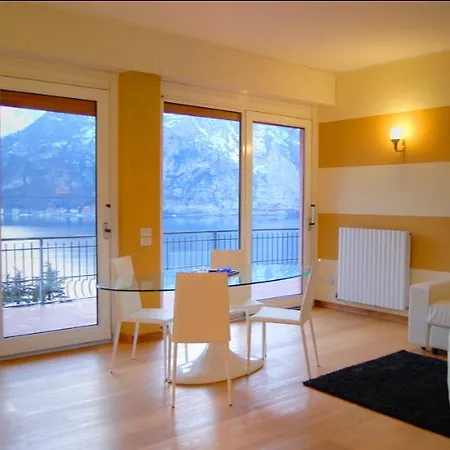 Pamela - Fantastic 5 Bedroom With Lake View Holiday home *